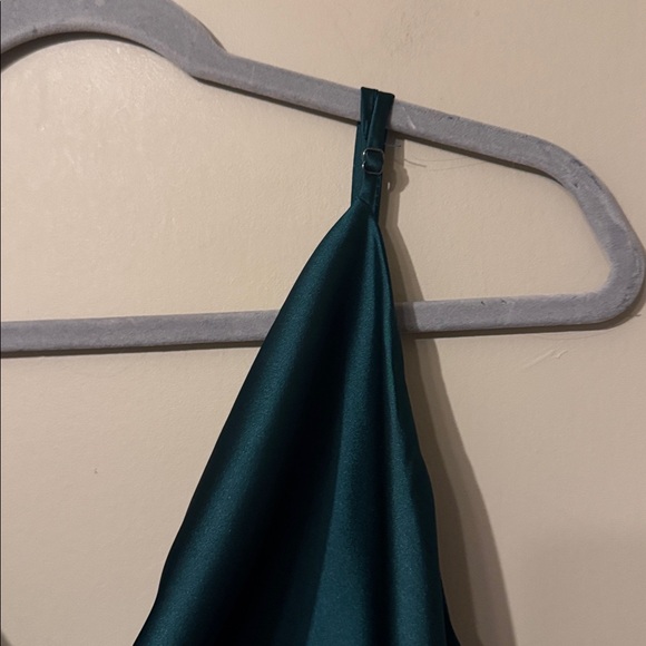 NWOT- Petal & Pup Cyprus Satin Slipdress, Emerald Green, size 14 - Picture 10 of 12